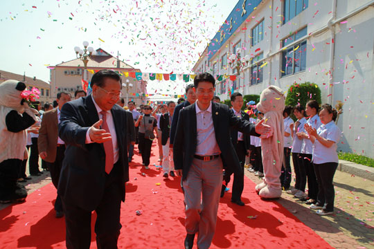 同發展，共超越，向更具成長力與戰斗力的行業領軍企業邁進